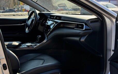 Toyota Camry, 2020 год, 3 290 000 рублей, 6 фотография