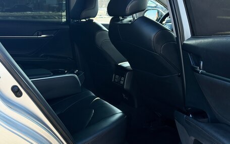 Toyota Camry, 2020 год, 3 290 000 рублей, 12 фотография