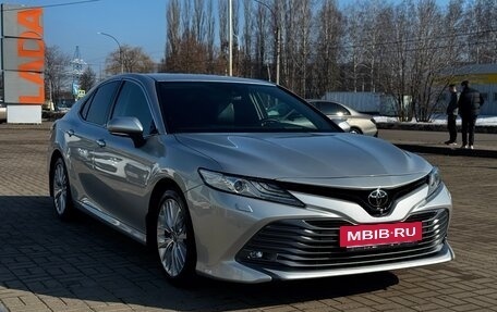 Toyota Camry, 2020 год, 3 290 000 рублей, 3 фотография