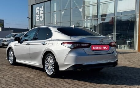 Toyota Camry, 2020 год, 3 290 000 рублей, 5 фотография