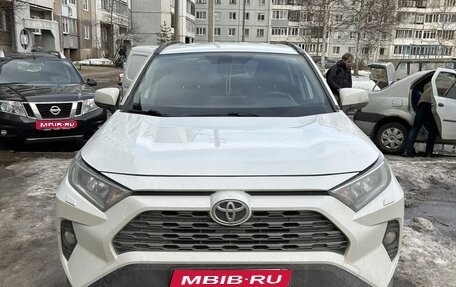 Toyota RAV4, 2021 год, 3 350 000 рублей, 1 фотография