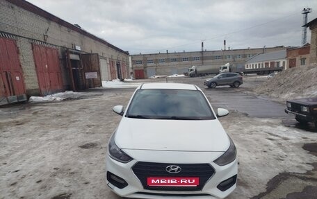 Hyundai Solaris II рестайлинг, 2018 год, 850 000 рублей, 1 фотография