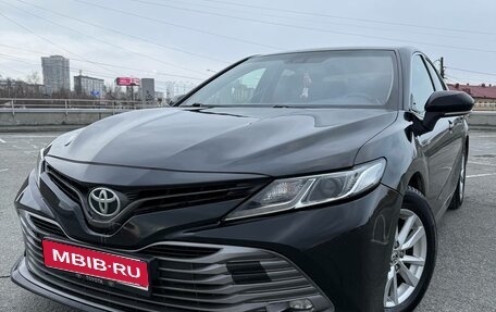 Toyota Camry, 2018 год, 2 300 000 рублей, 1 фотография