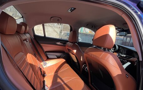 Alfa Romeo Giulia II, 2017 год, 2 200 000 рублей, 12 фотография