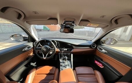 Alfa Romeo Giulia II, 2017 год, 2 200 000 рублей, 9 фотография