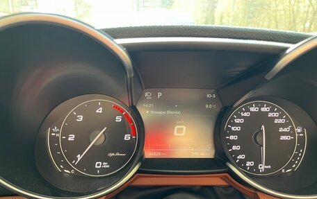 Alfa Romeo Giulia II, 2017 год, 2 200 000 рублей, 14 фотография