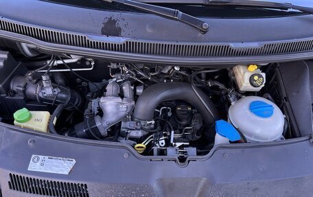 Volkswagen Multivan T6 рестайлинг, 2016 год, 4 000 000 рублей, 16 фотография