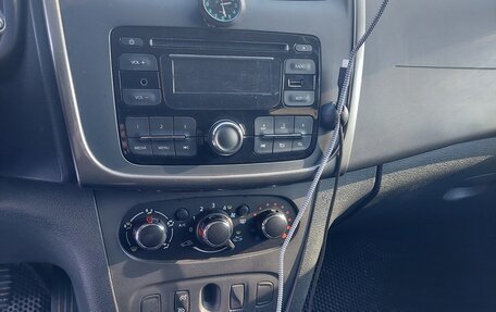 Renault Sandero II рестайлинг, 2015 год, 790 000 рублей, 21 фотография