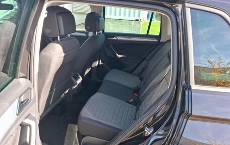 Volkswagen Tiguan II, 2021 год, 2 632 000 рублей, 10 фотография