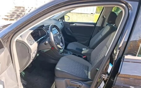 Volkswagen Tiguan II, 2021 год, 2 632 000 рублей, 8 фотография