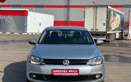 Volkswagen Jetta VI, 2013 год, 935 000 рублей, 5 фотография