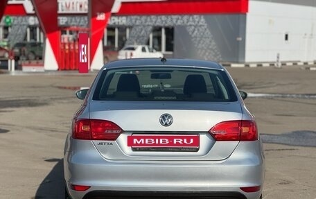 Volkswagen Jetta VI, 2013 год, 935 000 рублей, 8 фотография