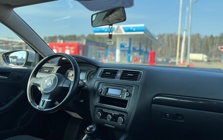 Volkswagen Jetta VI, 2013 год, 935 000 рублей, 16 фотография