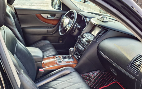 Infiniti QX70, 2016 год, 2 800 000 рублей, 8 фотография