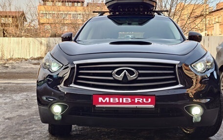 Infiniti QX70, 2016 год, 2 800 000 рублей, 19 фотография