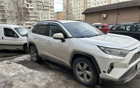 Toyota RAV4, 2021 год, 3 350 000 рублей, 2 фотография