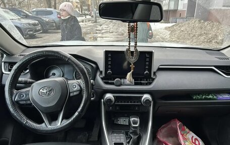 Toyota RAV4, 2021 год, 3 350 000 рублей, 5 фотография
