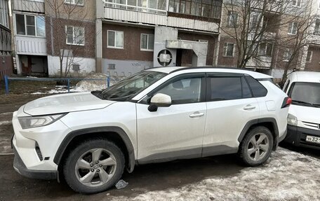 Toyota RAV4, 2021 год, 3 350 000 рублей, 3 фотография