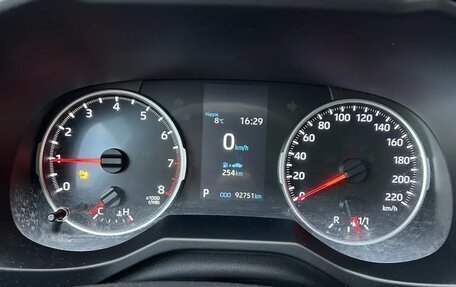 Toyota RAV4, 2021 год, 3 350 000 рублей, 7 фотография