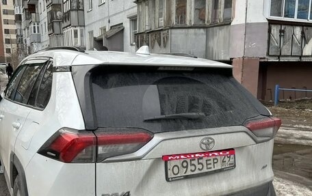 Toyota RAV4, 2021 год, 3 350 000 рублей, 13 фотография