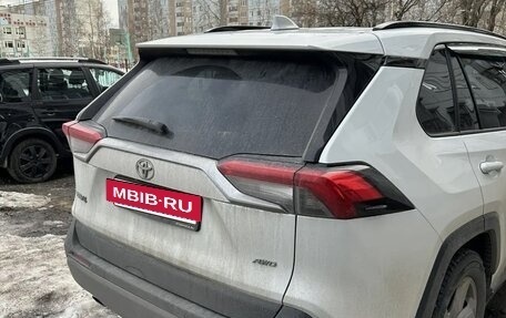 Toyota RAV4, 2021 год, 3 350 000 рублей, 14 фотография