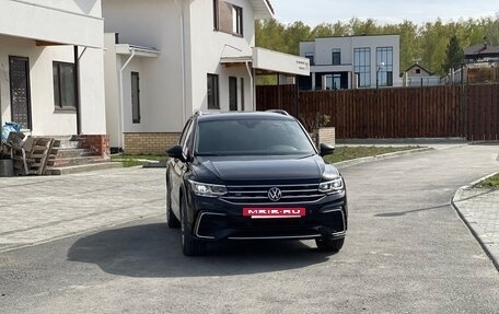 Volkswagen Tiguan II, 2021 год, 3 700 000 рублей, 4 фотография