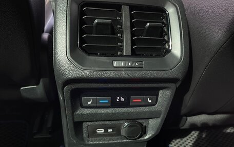 Volkswagen Tiguan II, 2021 год, 3 700 000 рублей, 14 фотография