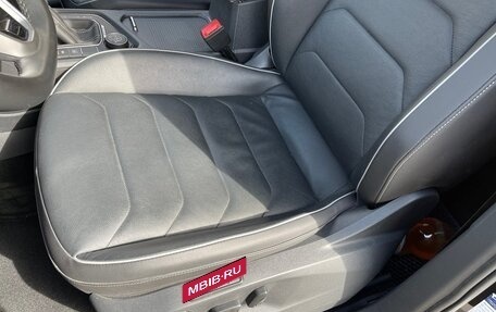 Volkswagen Tiguan II, 2021 год, 3 700 000 рублей, 13 фотография