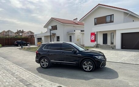 Volkswagen Tiguan II, 2021 год, 3 700 000 рублей, 17 фотография