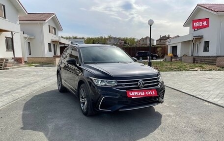 Volkswagen Tiguan II, 2021 год, 3 700 000 рублей, 15 фотография