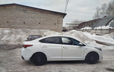 Hyundai Solaris II рестайлинг, 2018 год, 850 000 рублей, 2 фотография