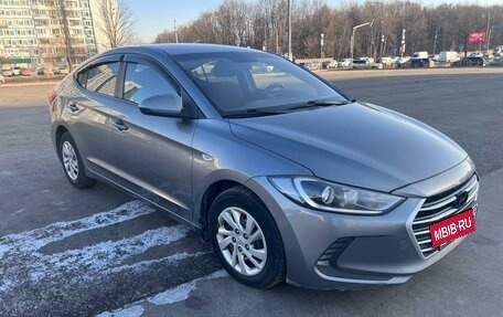Hyundai Elantra VI рестайлинг, 2016 год, 965 000 рублей, 4 фотография