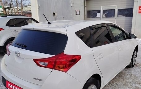 Toyota Auris II, 2013 год, 1 070 000 рублей, 2 фотография