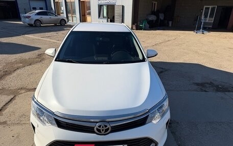 Toyota Camry, 2016 год, 2 000 000 рублей, 2 фотография