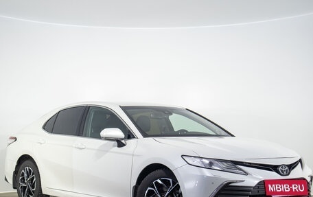 Toyota Camry, 2021 год, 3 599 000 рублей, 2 фотография