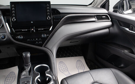 Toyota Camry, 2021 год, 3 599 000 рублей, 13 фотография