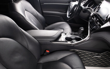 Toyota Camry, 2021 год, 3 599 000 рублей, 19 фотография