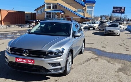 Volkswagen Tiguan II, 2019 год, 2 440 000 рублей, 1 фотография