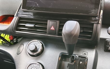 Toyota Sienta II, 2019 год, 1 330 000 рублей, 9 фотография