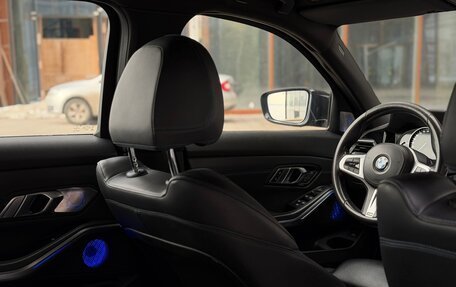 BMW 3 серия, 2019 год, 3 300 000 рублей, 14 фотография