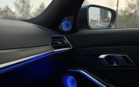 BMW 3 серия, 2019 год, 3 300 000 рублей, 21 фотография