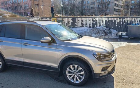 Volkswagen Tiguan II, 2019 год, 2 440 000 рублей, 4 фотография