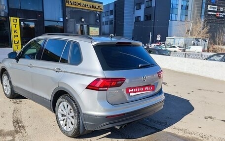 Volkswagen Tiguan II, 2019 год, 2 440 000 рублей, 7 фотография