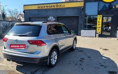 Volkswagen Tiguan II, 2019 год, 2 440 000 рублей, 5 фотография