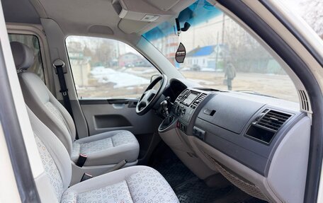 Volkswagen Caravelle T5, 2006 год, 1 290 000 рублей, 11 фотография