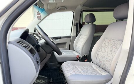 Volkswagen Caravelle T5, 2006 год, 1 290 000 рублей, 9 фотография