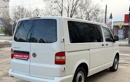 Volkswagen Caravelle T5, 2006 год, 1 290 000 рублей, 5 фотография