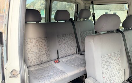 Volkswagen Caravelle T5, 2006 год, 1 290 000 рублей, 24 фотография
