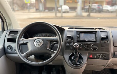 Volkswagen Caravelle T5, 2006 год, 1 290 000 рублей, 18 фотография