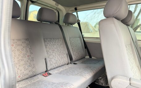 Volkswagen Caravelle T5, 2006 год, 1 290 000 рублей, 23 фотография
